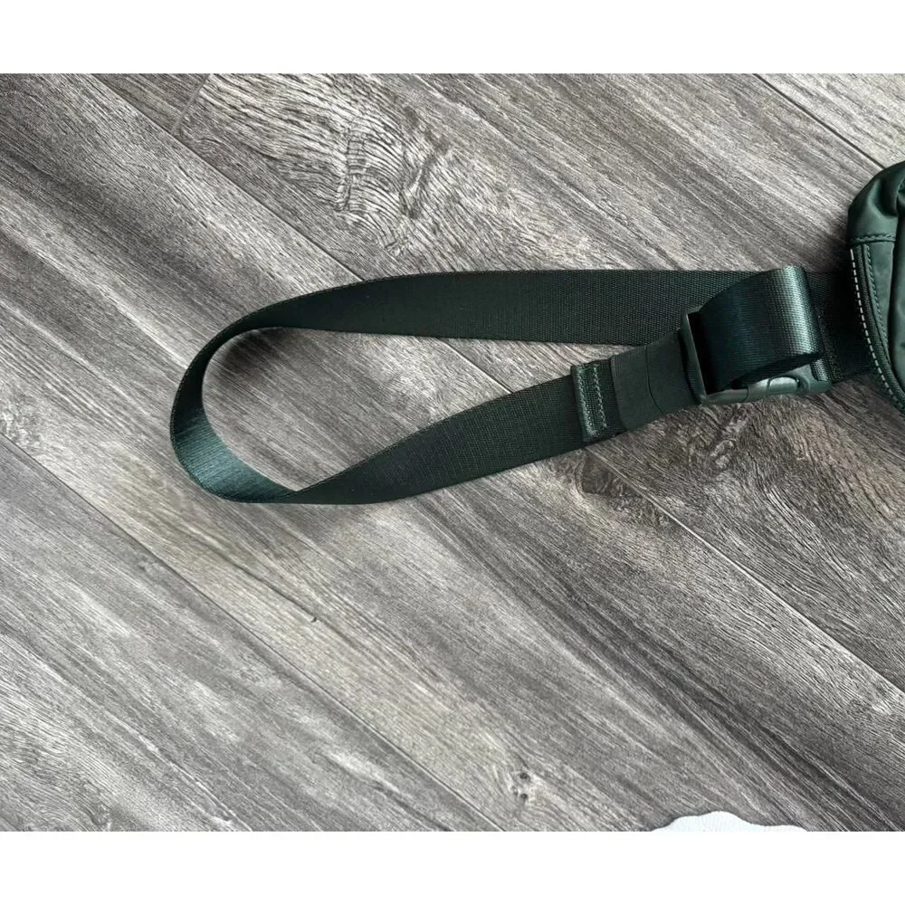 Lululemon Women's Green Bag